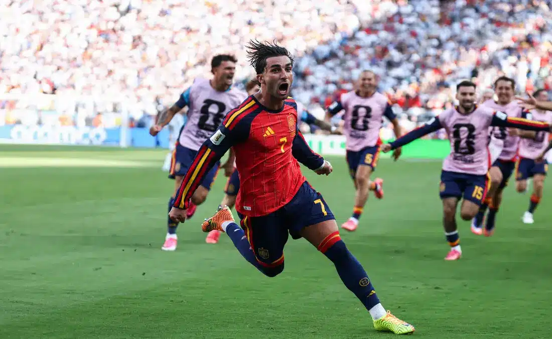 إسبانيا تتوج بكأس العالم 2026: كيف ساهمت تكتيكات دي لا فوينتي في النجاح؟