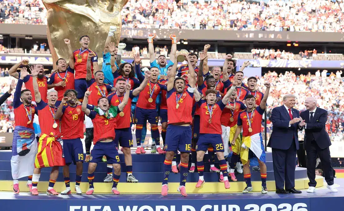ماركوس يورينتي يعبر عن فخره بعد تتويج إسبانيا بكأس العالم