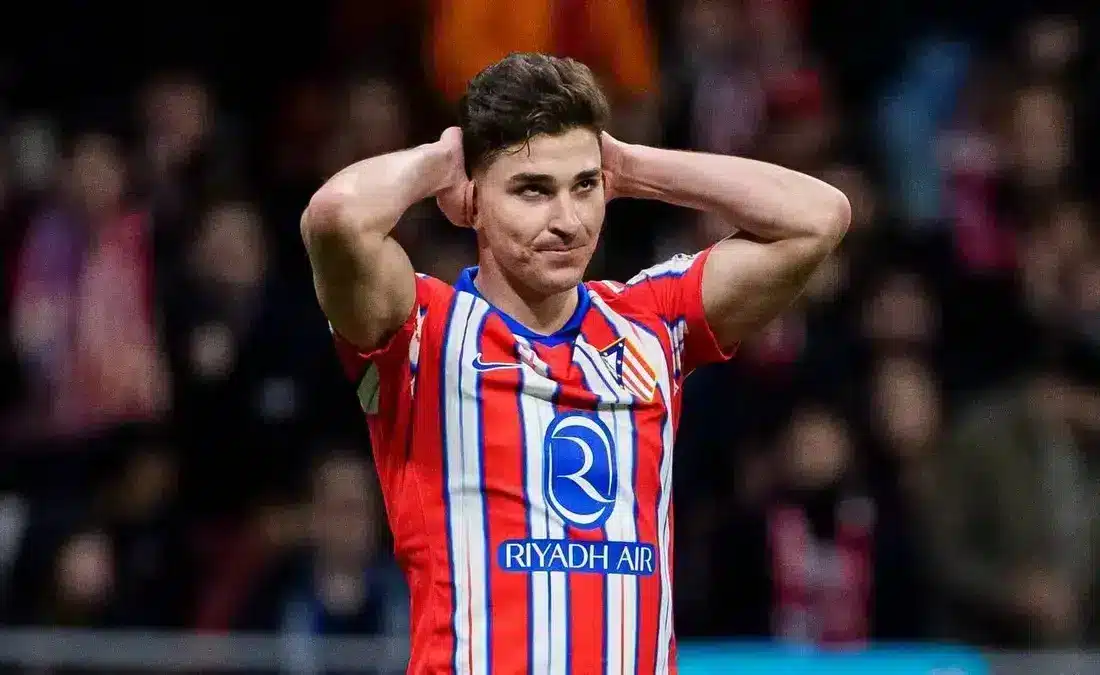 مستقبل جوليان ألفاريز: برشلونة في انتظار الخطوة الحاسمة